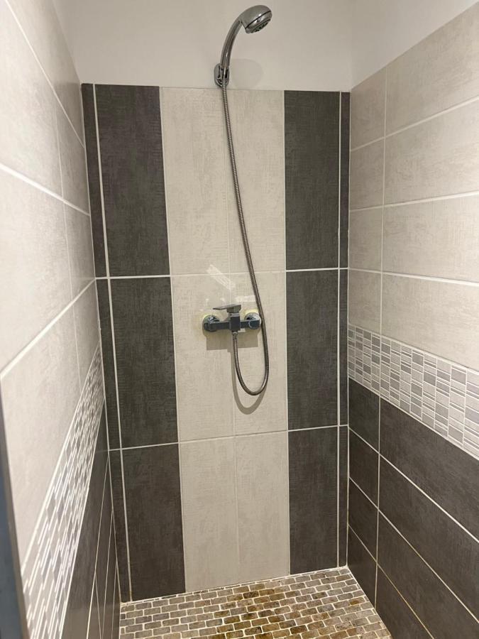 Tres Bel Appartement Bleu 蒙特克拉 外观 照片